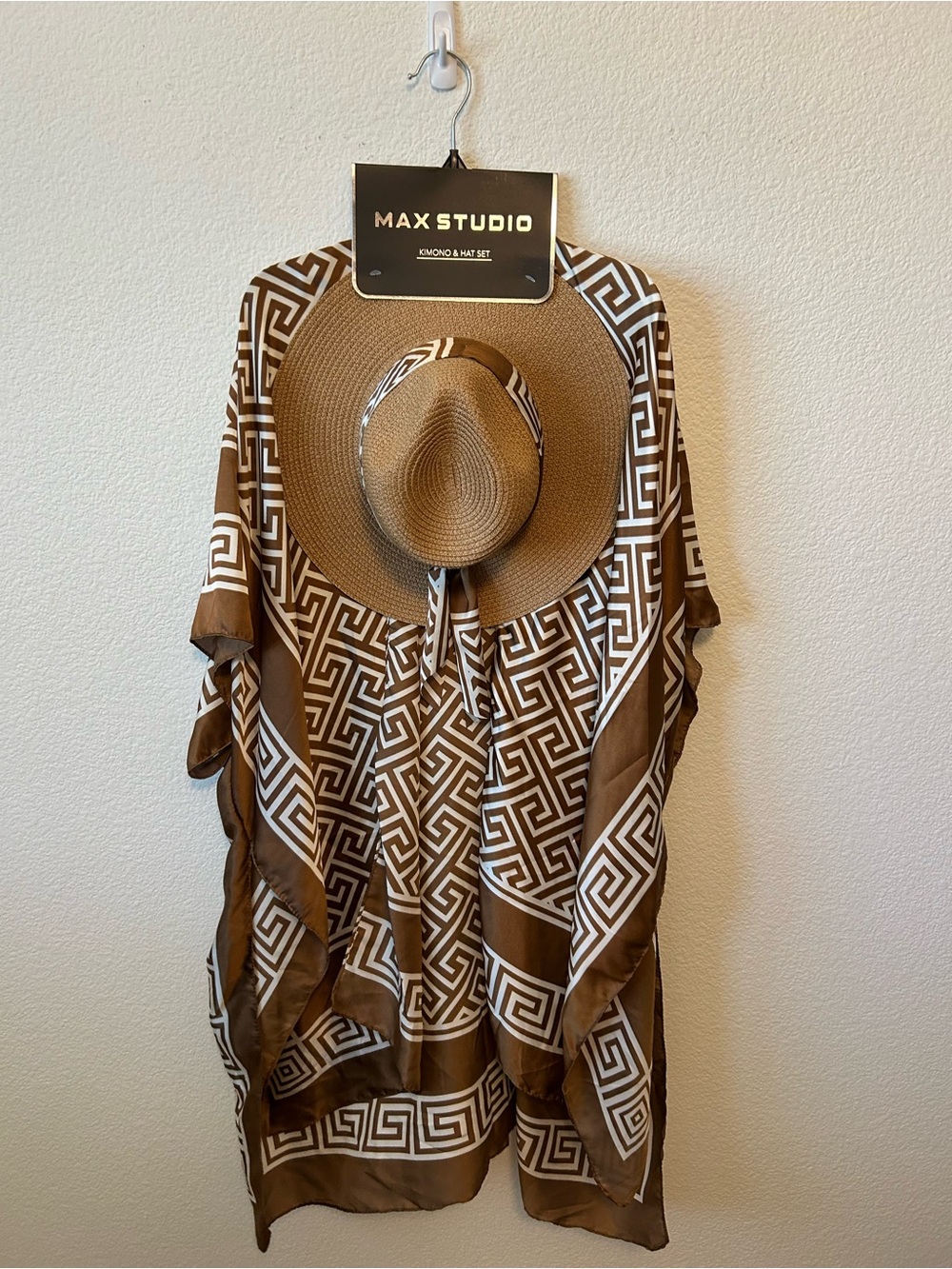 Max Studio Brown & White Geometric Kimono with Straw Hat Set